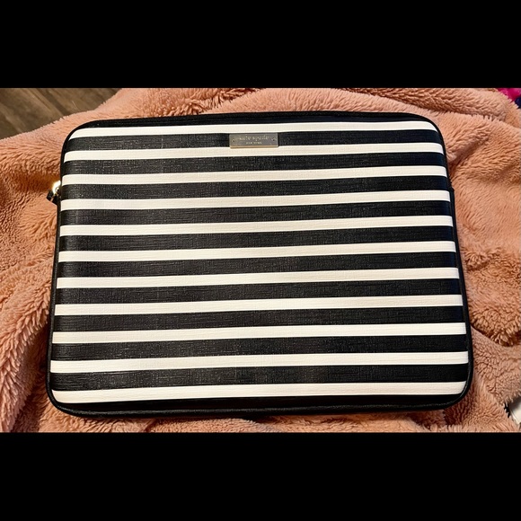 Kate Spade Laptop Case - Picture 2 of 2